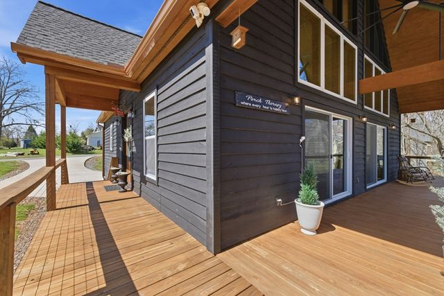 784 Sneaking Creek Drive, Hayesville, NC 28904