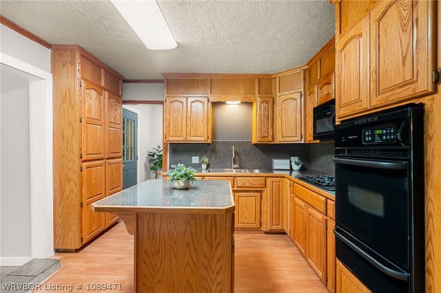 1506 Eastgate Est, Van Buren, AR 72956