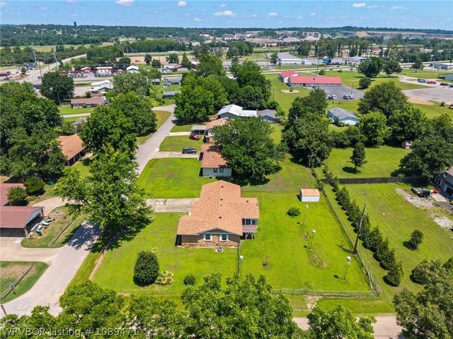 1506 Eastgate Est, Van Buren, AR 72956