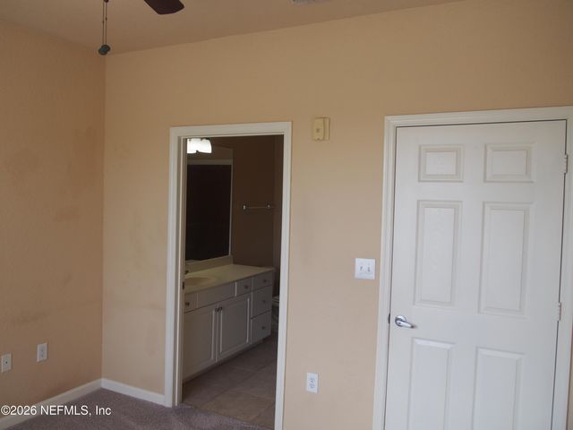 8539 GATE Parkway 9411, Jacksonville, FL 32216