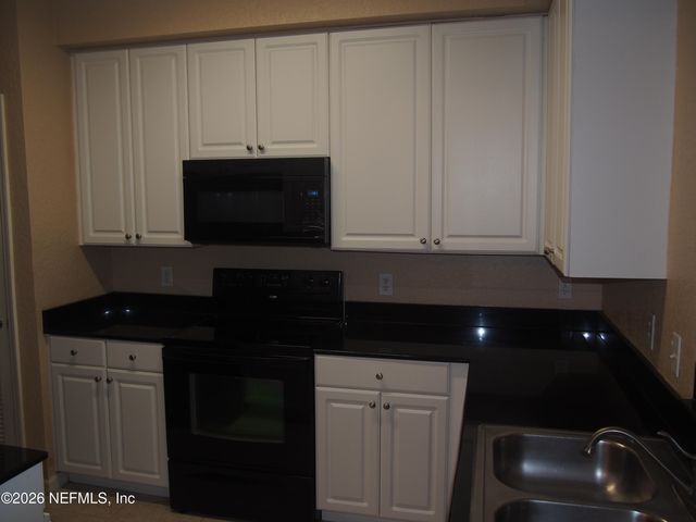 8539 GATE Parkway 9411, Jacksonville, FL 32216