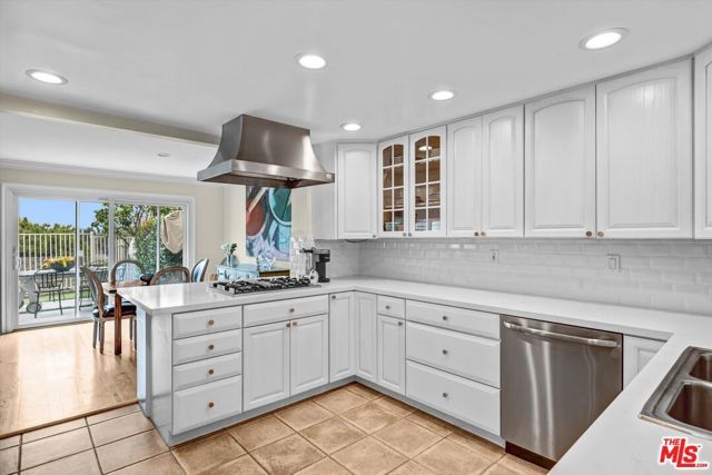 2544 Angelo Drive, Los Angeles, CA 90077