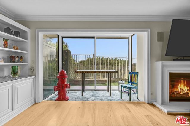 2544 Angelo Drive, Los Angeles, CA 90077
