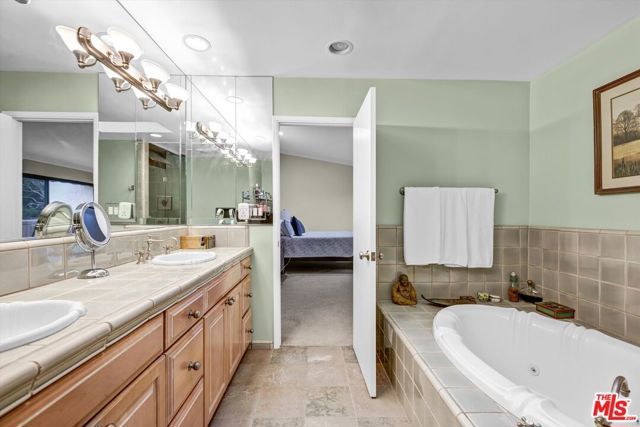 2544 Angelo Drive, Los Angeles, CA 90077