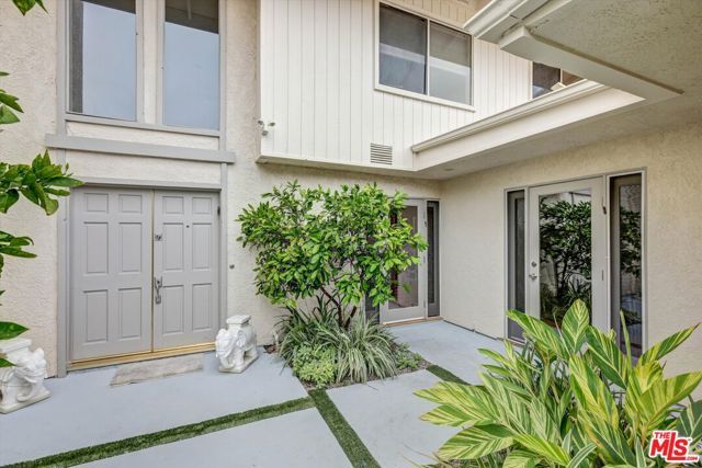 2544 Angelo Drive, Los Angeles, CA 90077