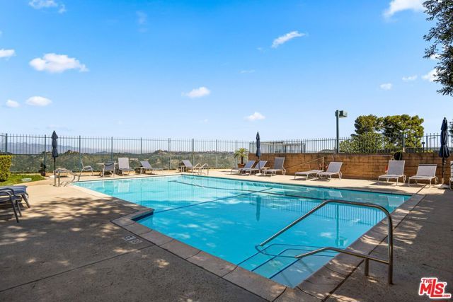 2544 Angelo Drive, Los Angeles, CA 90077