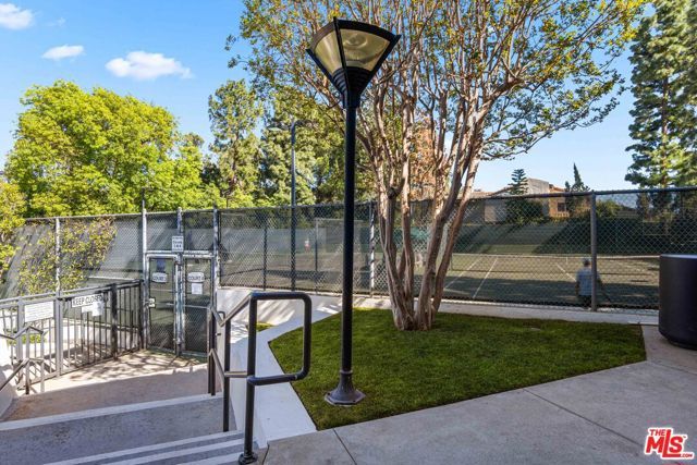 2544 Angelo Drive, Los Angeles, CA 90077