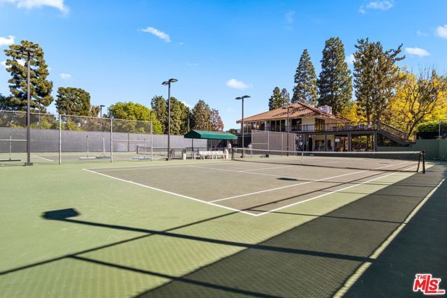 2544 Angelo Drive, Los Angeles, CA 90077