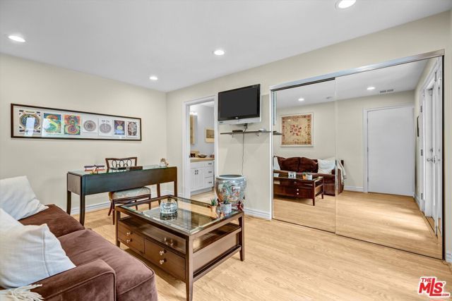 2544 Angelo Drive, Los Angeles, CA 90077