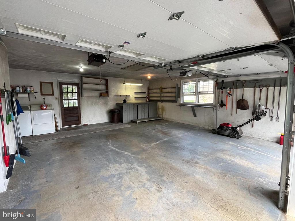 3713 NOLT RD, Landisville, PA 17538