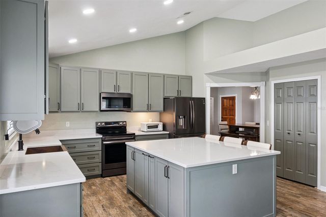 1006 AVILES COURT, Oviedo, FL 32765