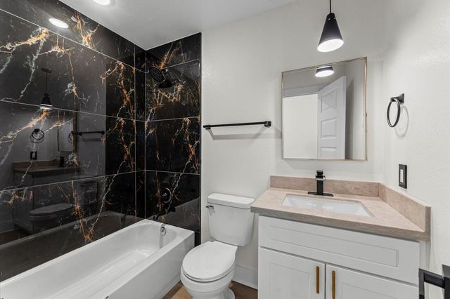 8605 Amadwe Street B, Houston, TX 77051