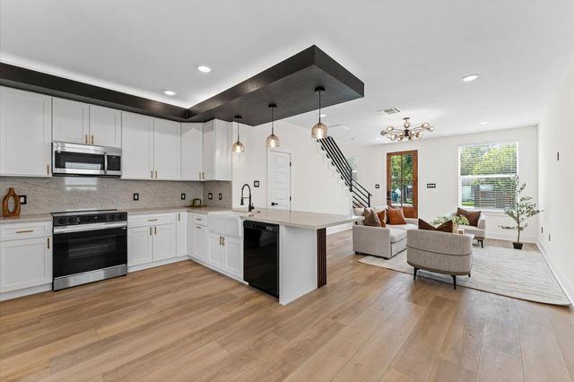 8605 Amadwe Street B, Houston, TX 77051