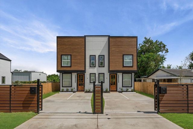 8605 Amadwe Street B, Houston, TX 77051