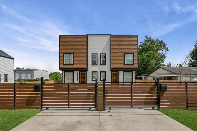 8605 Amadwe Street B, Houston, TX 77051