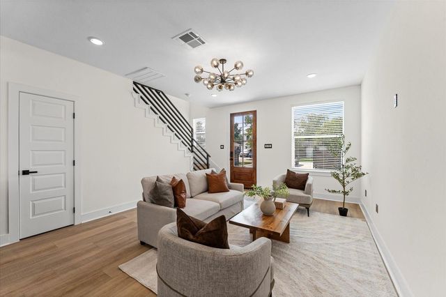 8605 Amadwe Street B, Houston, TX 77051