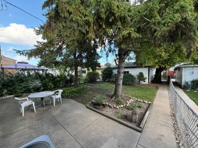 4821 S Leamington Avenue, Chicago, IL 60638