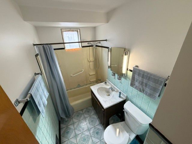 4821 S Leamington Avenue, Chicago, IL 60638