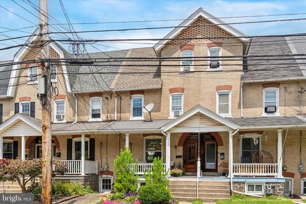 621 JUNIPER ST, Quakertown, PA 18951