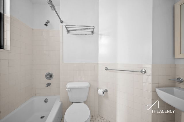 890 W End Ave Apt 7E, New York City, NY 10025