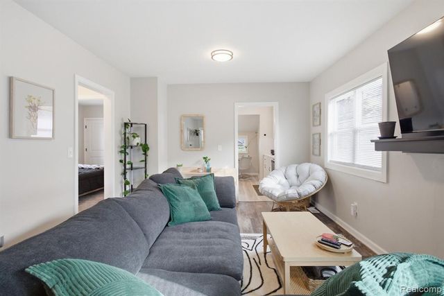 142 Avondale Avenue, Jackson, MI 49203