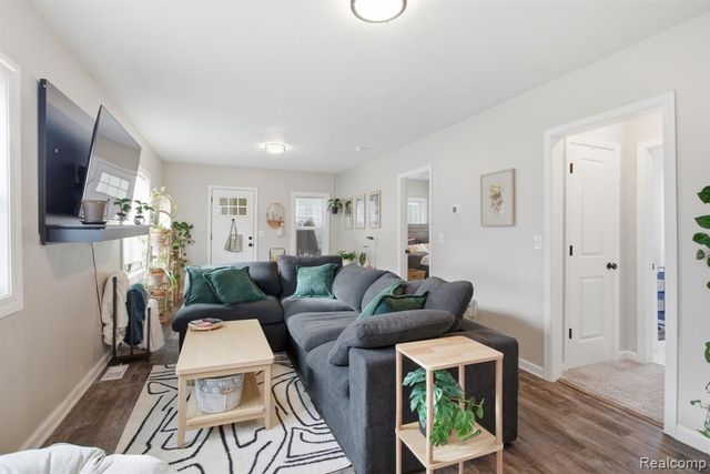 142 Avondale Avenue, Jackson, MI 49203