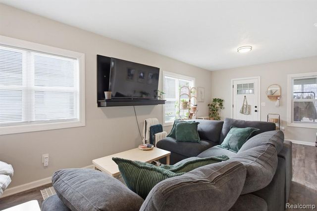 142 Avondale Avenue, Jackson, MI 49203