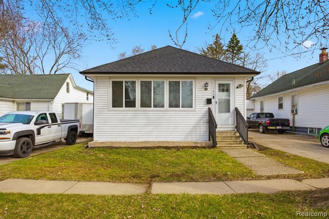 142 Avondale Avenue, Jackson, MI 49203