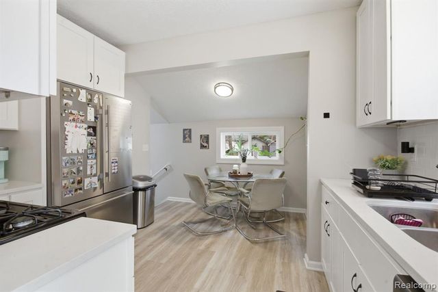 142 Avondale Avenue, Jackson, MI 49203