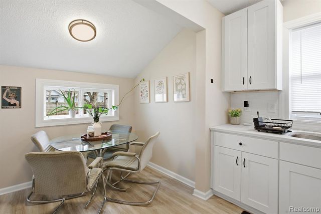 142 Avondale Avenue, Jackson, MI 49203