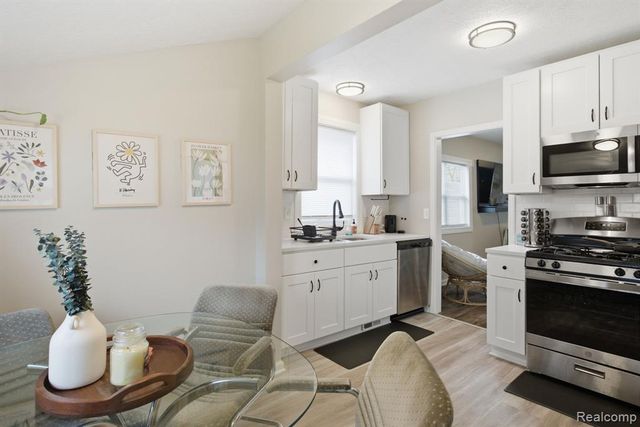 142 Avondale Avenue, Jackson, MI 49203