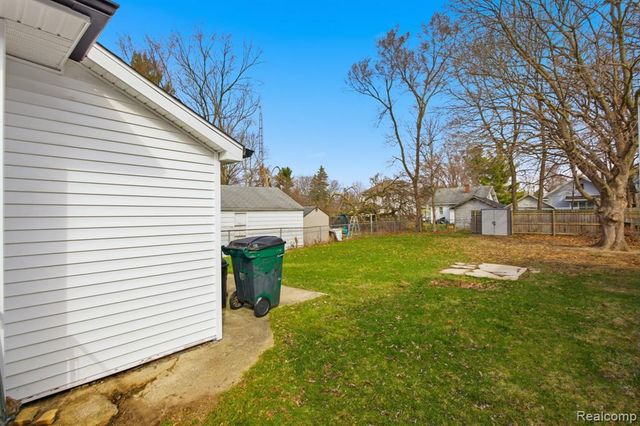 142 Avondale Avenue, Jackson, MI 49203