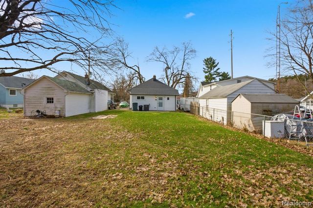 142 Avondale Avenue, Jackson, MI 49203