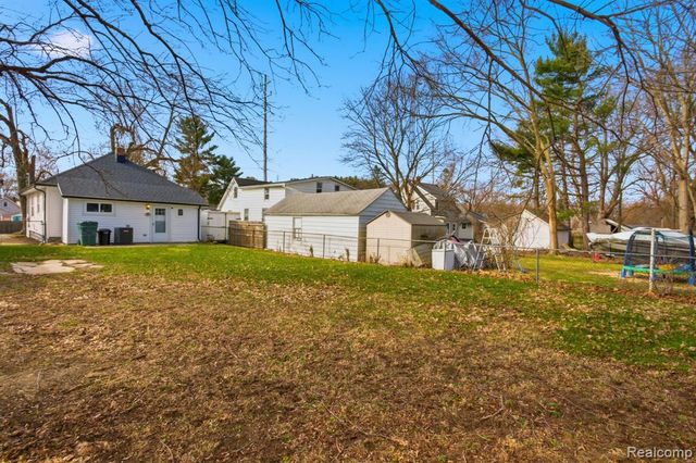 142 Avondale Avenue, Jackson, MI 49203