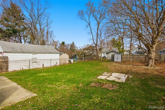 142 Avondale Avenue, Jackson, MI 49203