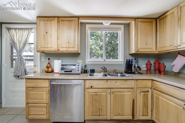 535 Silver Spring Circle, Colorado Springs, CO 80919