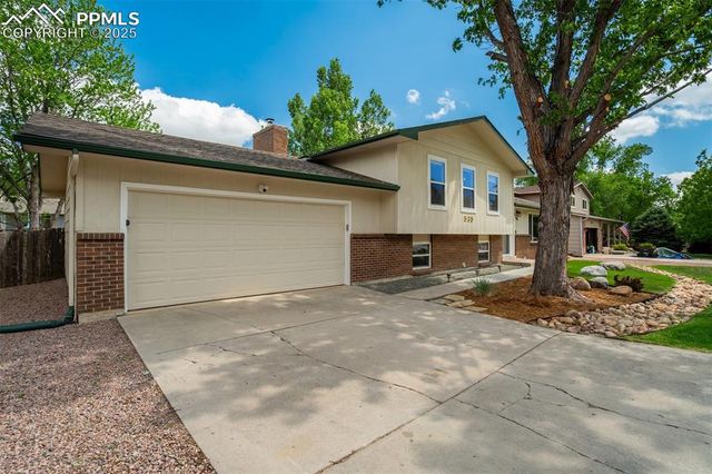 535 Silver Spring Circle, Colorado Springs, CO 80919
