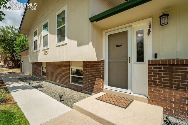 535 Silver Spring Circle, Colorado Springs, CO 80919