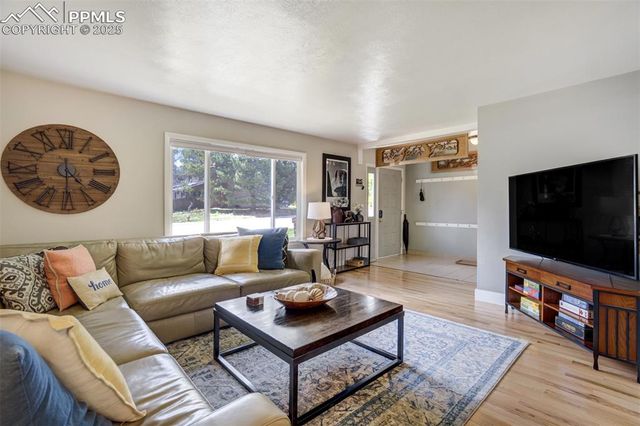 535 Silver Spring Circle, Colorado Springs, CO 80919