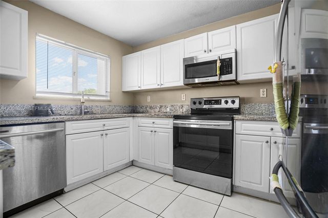 14164 SW 156th Ave, Miami, FL 33196