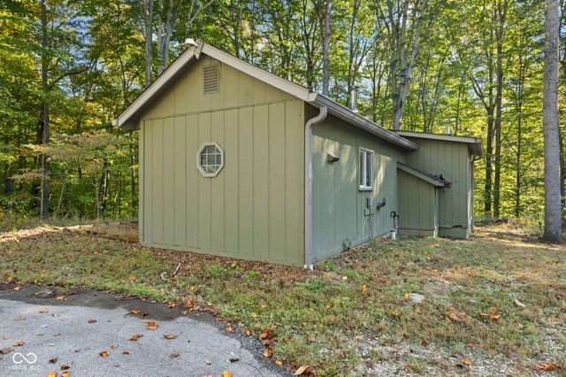 5747 W Lost Branch Road, Nashville, IN 47448