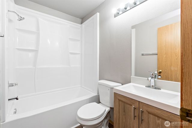 18708 82nd Avenue Ct E, Puyallup, WA 98375