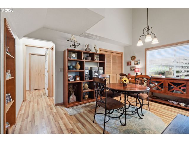 1202 Nw 136TH St, Vancouver, WA 98685