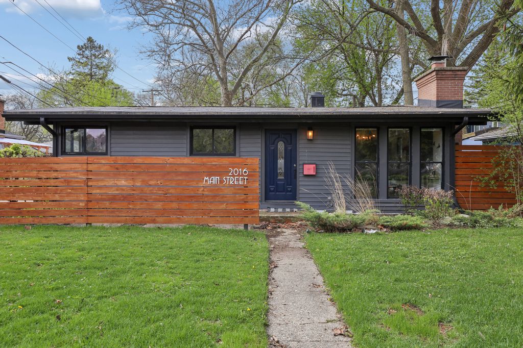 2016 Main Street, Evanston, IL 60202