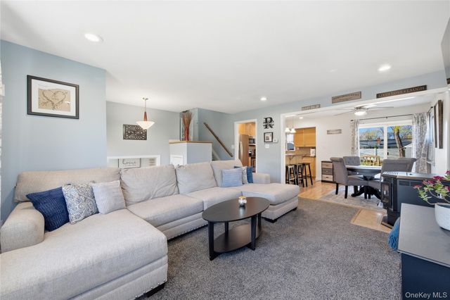 189 Marilynn Street, East Islip, NY 11730