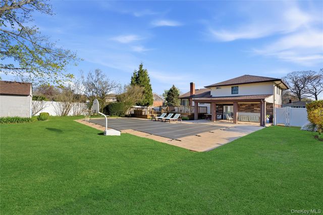 189 Marilynn Street, East Islip, NY 11730