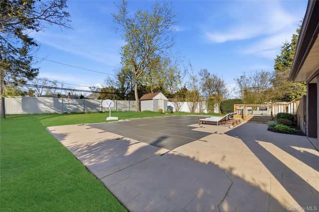 189 Marilynn Street, East Islip, NY 11730