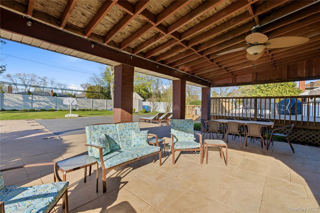 189 Marilynn Street, East Islip, NY 11730