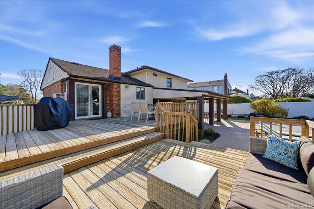 189 Marilynn Street, East Islip, NY 11730