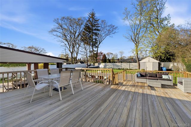 189 Marilynn Street, East Islip, NY 11730